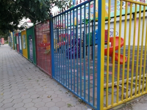 幼儿园锌钢护栏 (9)